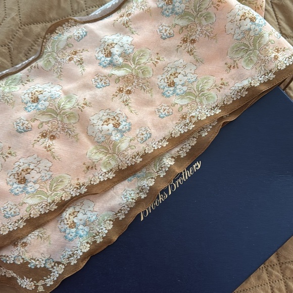 Brooks Brothers silk scarf - Picture 4 of 4